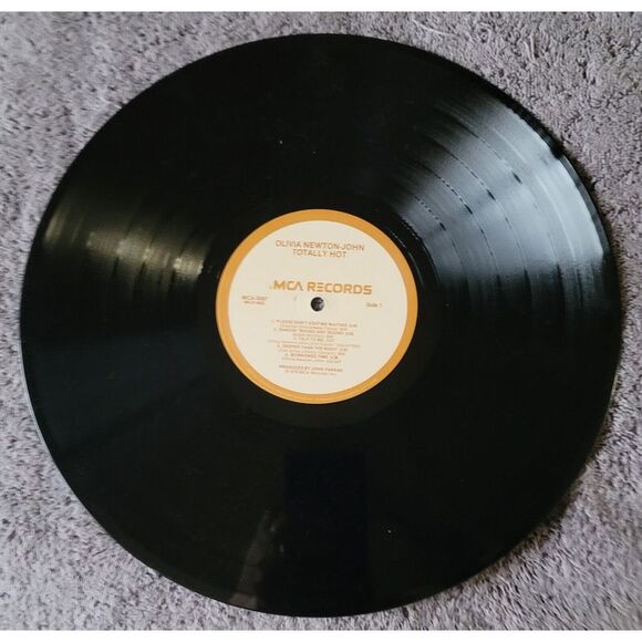 Olivia Newton John "Totally Hot" Vinyl LP Album MCA records 1978 - Picture 4 of 4
